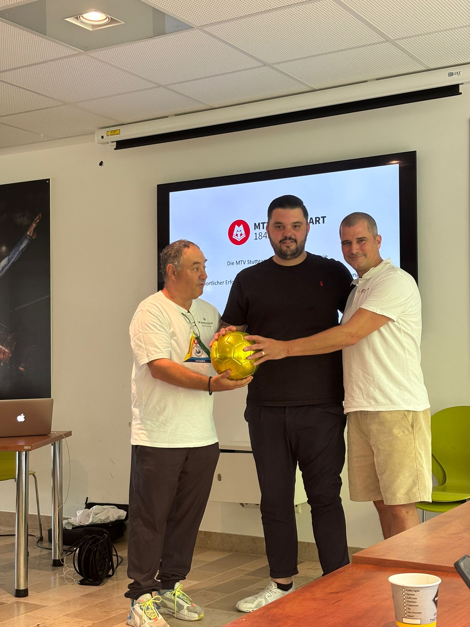 Der Ball ist abgespielt